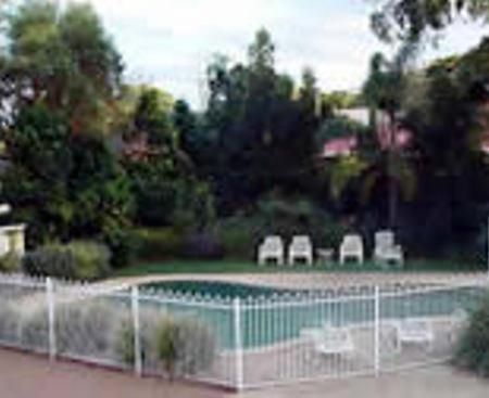 Lake Haven Motor Inn Gorokan Kültér fotó