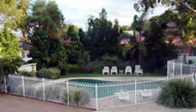 Lake Haven Motor Inn Gorokan Kültér fotó