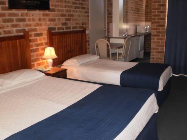 Lake Haven Motor Inn Gorokan Szoba fotó