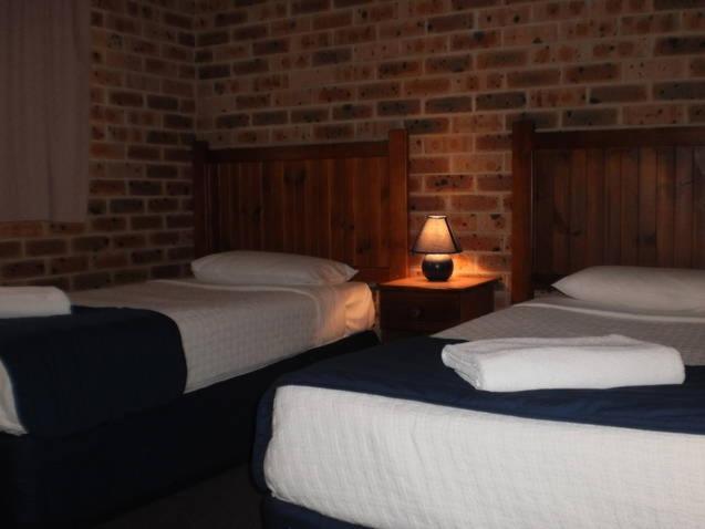 Lake Haven Motor Inn Gorokan Szoba fotó