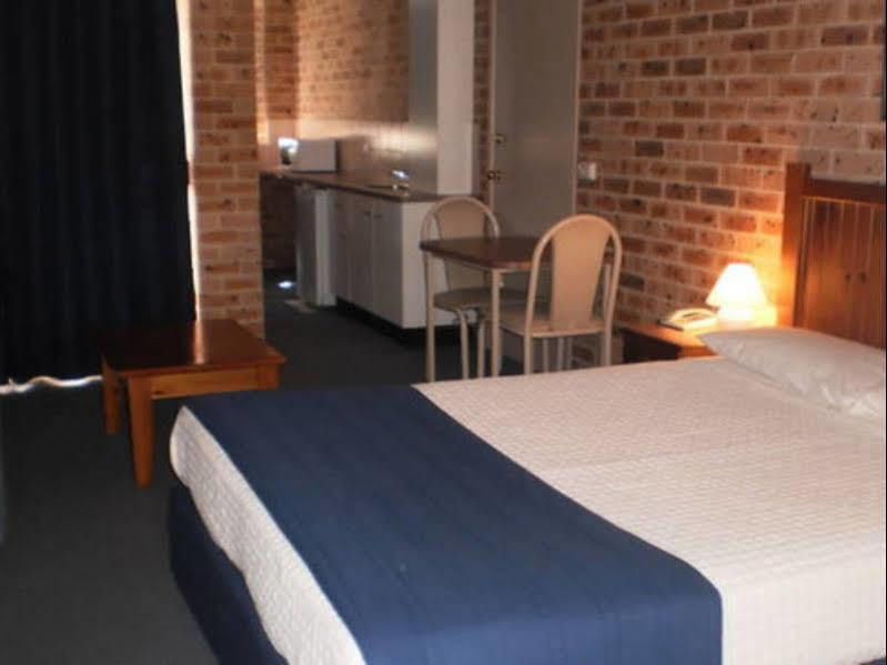 Lake Haven Motor Inn Gorokan Kültér fotó